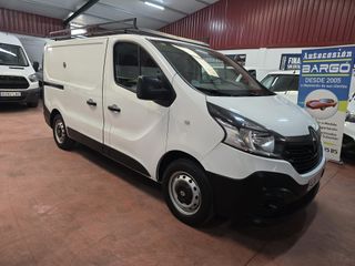 Renault Trafic 2019 dci con baca y bola remolque