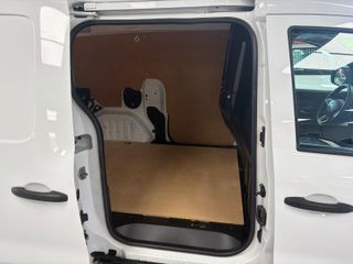 DISPONEMOS DE FURGONES 2021-2022 * VARIAS UNIDADES