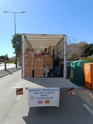 Portes y mudanzas. Moving