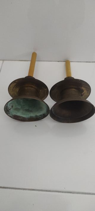 Juego de 2 candelabros dorados