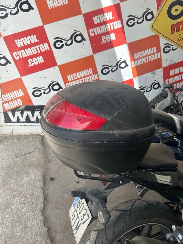 Maleta y portamaletas Hyosung GT 125 Comet