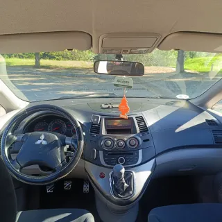 Mitsubishi Grandis 2010 7p