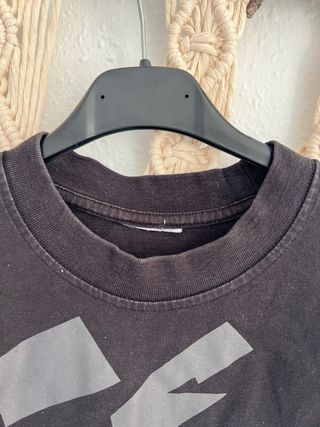 Camiseta manga larga negra con estampado