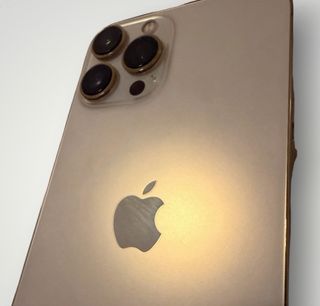 iPhone 13 Pro Max Dorado