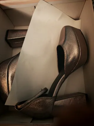 Zapatos Mariamare Plata Tacón Grueso nuevos.