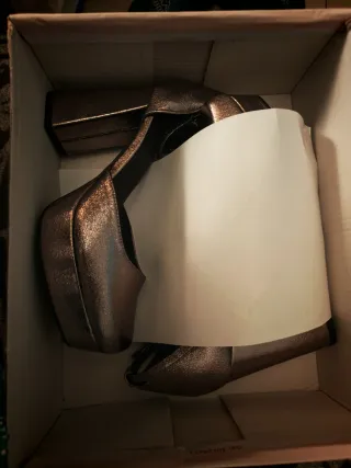 Zapatos Mariamare Plata Tacón Grueso nuevos.