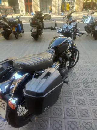 Kawasaki W800 Negra y Plata
