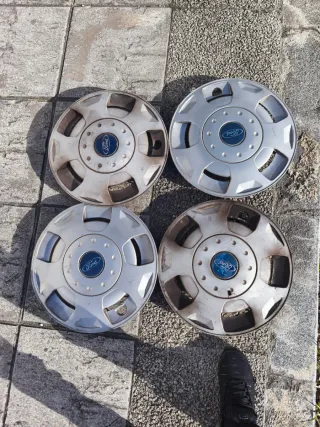 Tapacubos Ford Transit 15 (4 unidades)