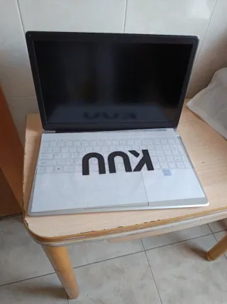 Portátil KUU sin estrenar