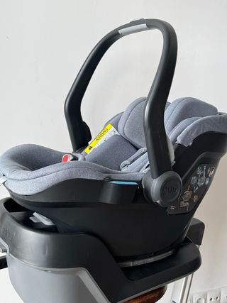 Uppababy Cruz V2 coche, silla, capazo, isofix pack