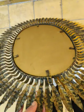 Specchio Ovale Dorato Sole in Metallo