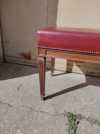Banco descalzador vintage madera y cuero