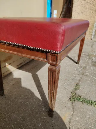 Banco descalzador vintage madera y cuero