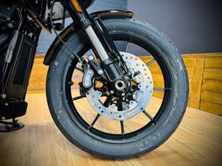 Harley-Davidson Low Rider ST 117 Negra