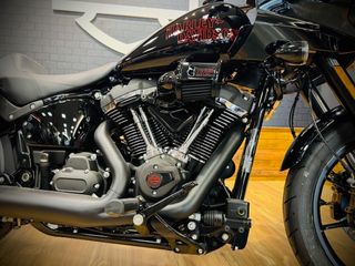 Harley-Davidson Low Rider ST 117 Negra