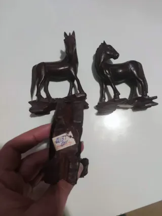 4 Figuras Caballos Madera Tallada