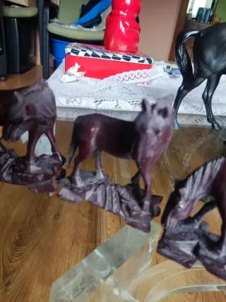 4 Figuras Caballos Madera Tallada