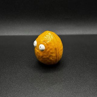 Figura Planta Nuez Hecha a Mano