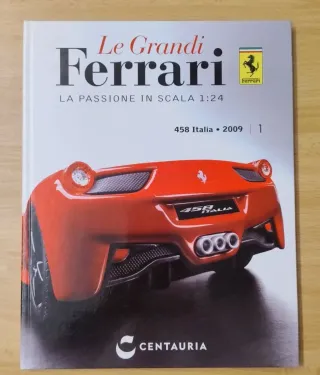 Libri e fascicolo a tema Ferrari