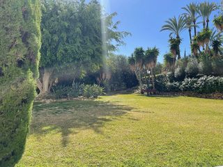 Piso en venta en Los Naranjos - Las Brisas en Marbella