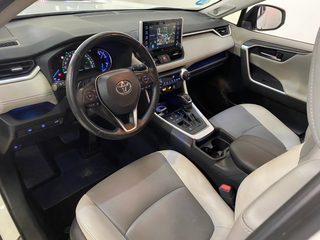 Toyota RAV4 LUXURY