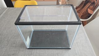 Pecera Rectangular Negra y Transparente