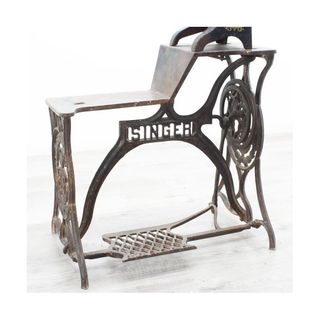 Máquina de coser Singer con mesa forja ATRC308