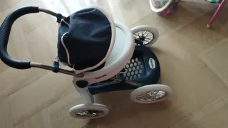 Passeggino Inglesina blu e bianco per bambole