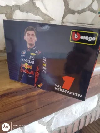 Burago Red Bull RB19 1:18 Max Verstappen