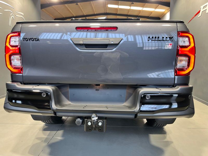Toyota Hilux 2025, foto 2