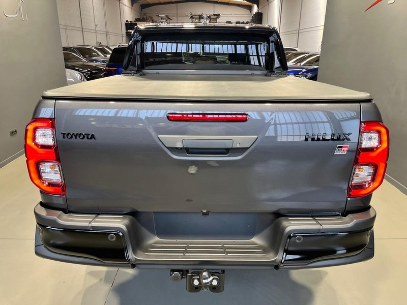 Toyota Hilux 2025, foto 14