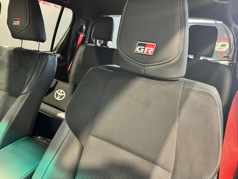 Toyota Hilux 2025, foto 44