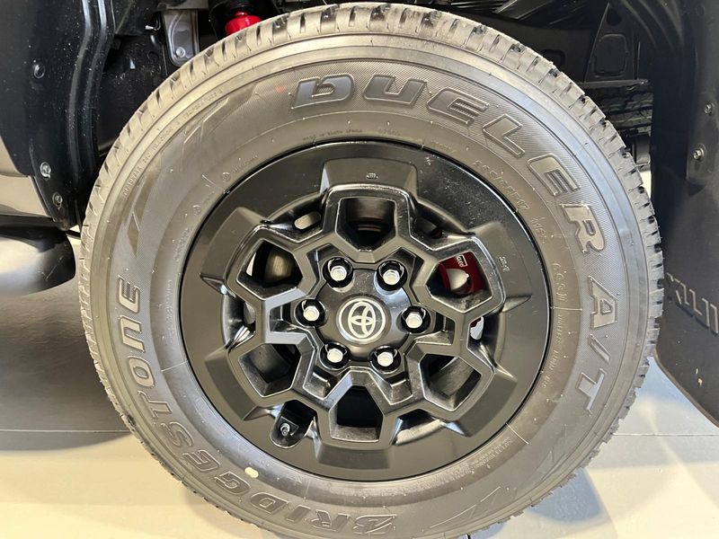 Toyota Hilux 2025, foto 48