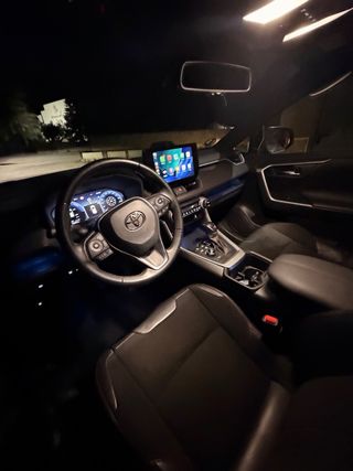 Toyota RAV4 plug in 2024