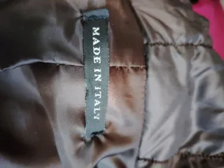 Cappotto marrone con chiusura a alamaro