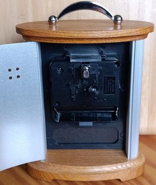 Despertador Vintage Quartz. Metal y Madera