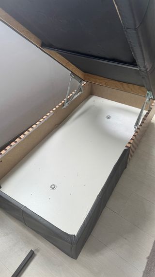 Chaise longue con almacenaje