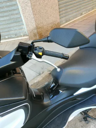 Suzuki Burgman 400 2013 Blanca( apta carnet A2)