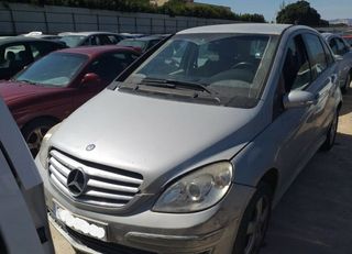 Guantera mercedes-benz clase b b 200 cdi 307607