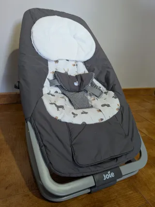 Hamaca Joie reclinable con móvil
