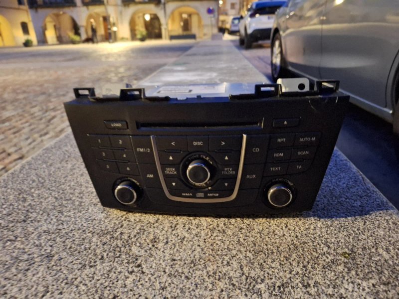 Mazda 5 2012 Radio - foto 1