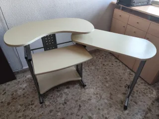 Mesa Ordenador Beige y Gris