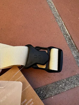 Riñonera On Running Beige