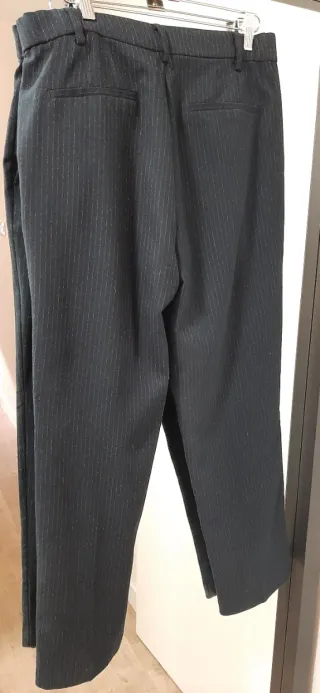Pantalones de vestir negros con raya diplomática