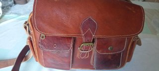 Bolso bandolera de cuero marrón unisex