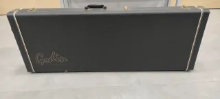 Guitarra Godin + Módulo Roland GR55