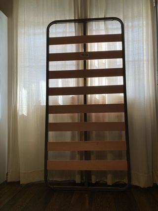 Somier metálico y de madera sin patas