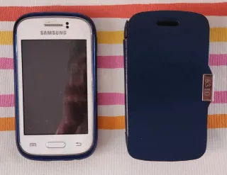 Samsung Galaxy Young azul y blanco (batería mal)