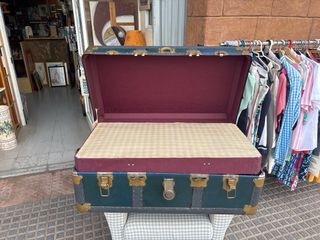 Maleta baúl de viaje vintage