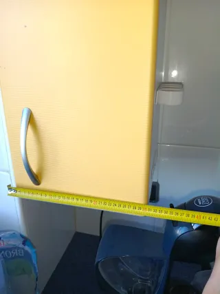 Muebles de cocina madera azul y amarillo
